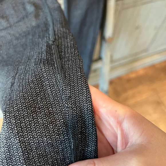 Lululemon women’s speed up tight 28” size 6 - Picture 13 of 13